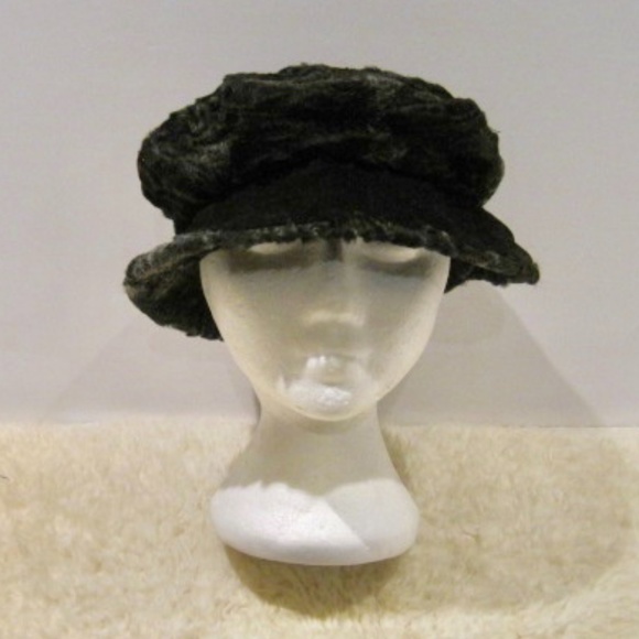 Denis Hivon Fourrures Fur/Suede Bucket Hat - Picture 1 of 8